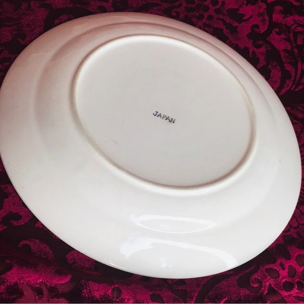 Vintage 40s Blue Willow Collectible 9” Ceramic Plate